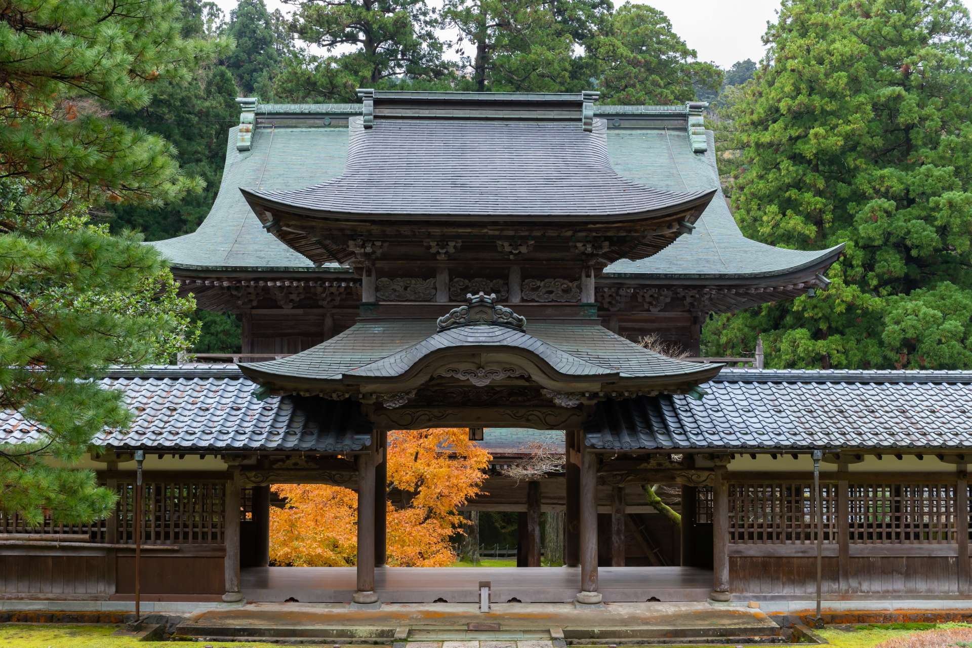 Temple Eiheiji où les moines suivent chaque jour un entraînement zen rigoureux