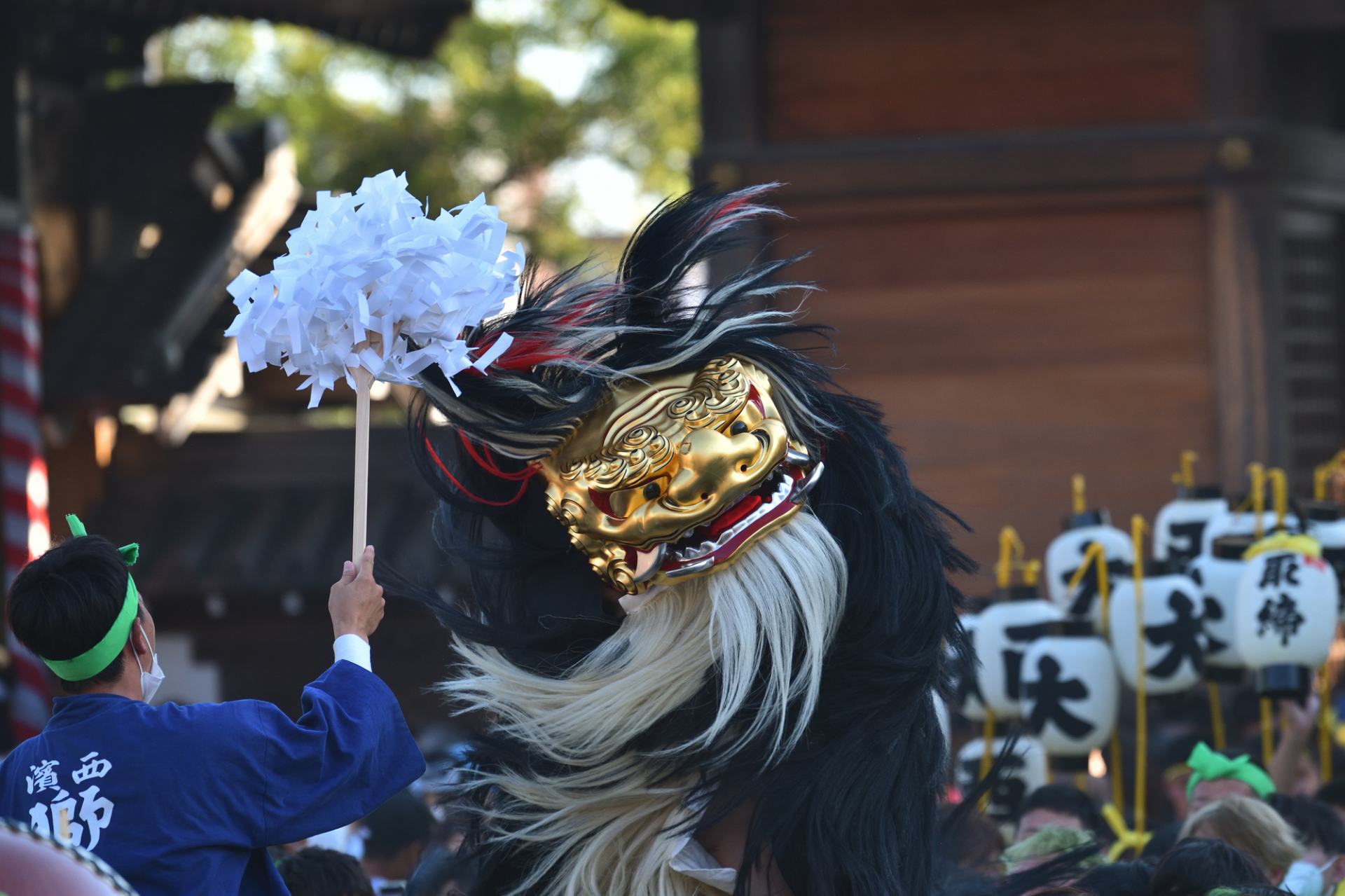 Consider embarking on a journey to explore Kansai's traditional crafts and performing arts.
