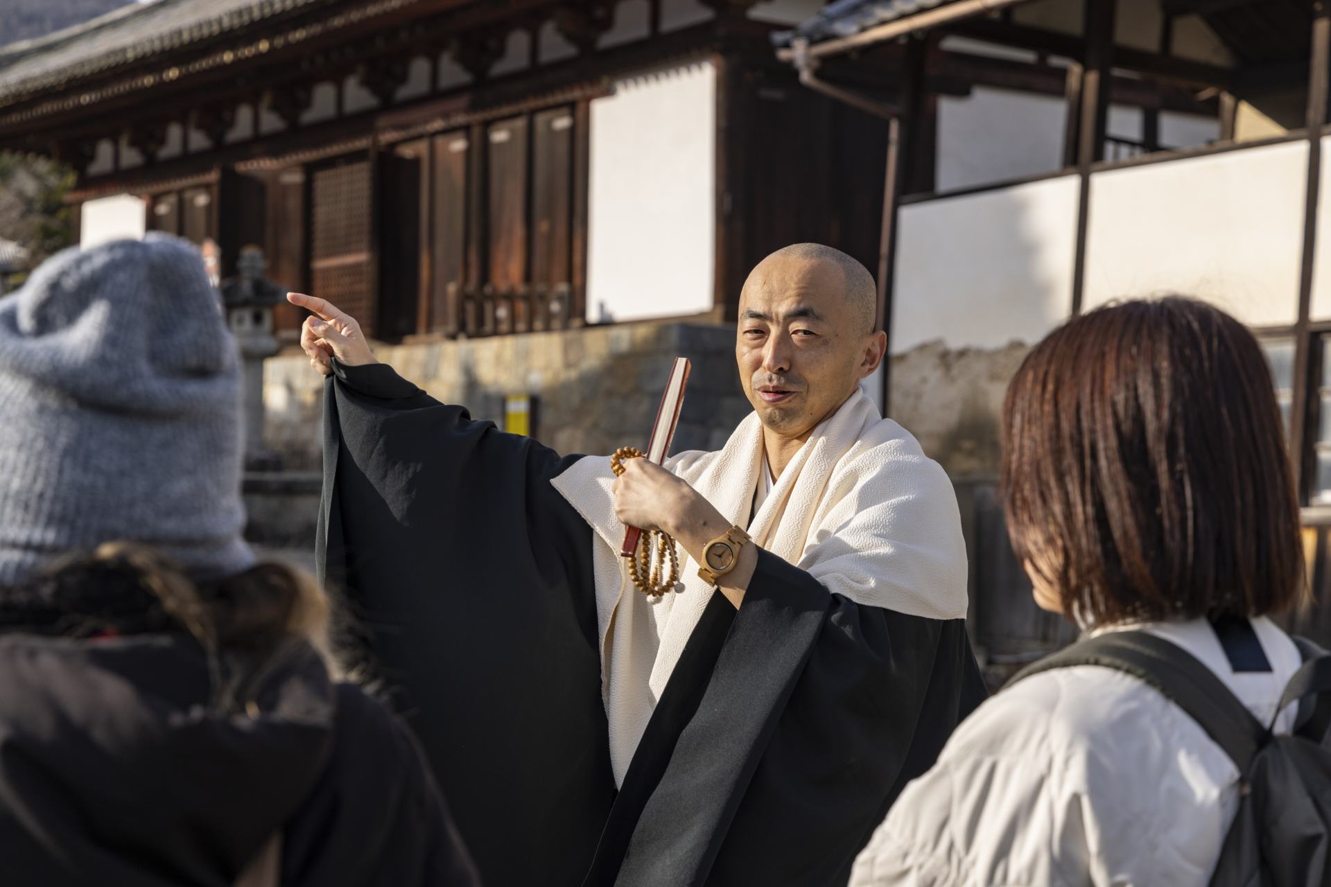 Getting a private tour by the temple’s monk is a great way to pique your curiosity in order to have your questions answered and discover new aspects of historic temples.