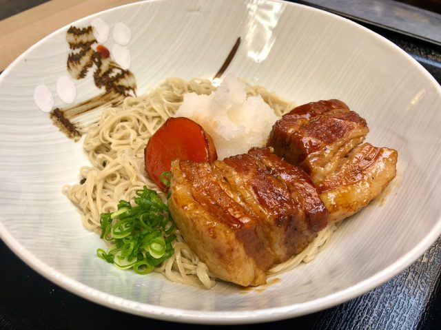 One of the popular dishes, Kakuni Soba.