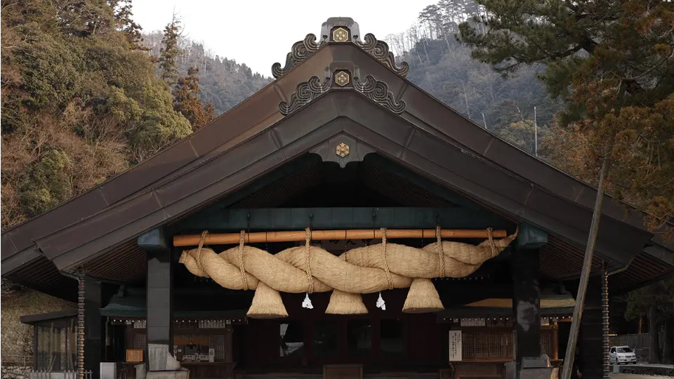 Visit Izumo Taisha Grand Shrine, Japan's Oldest