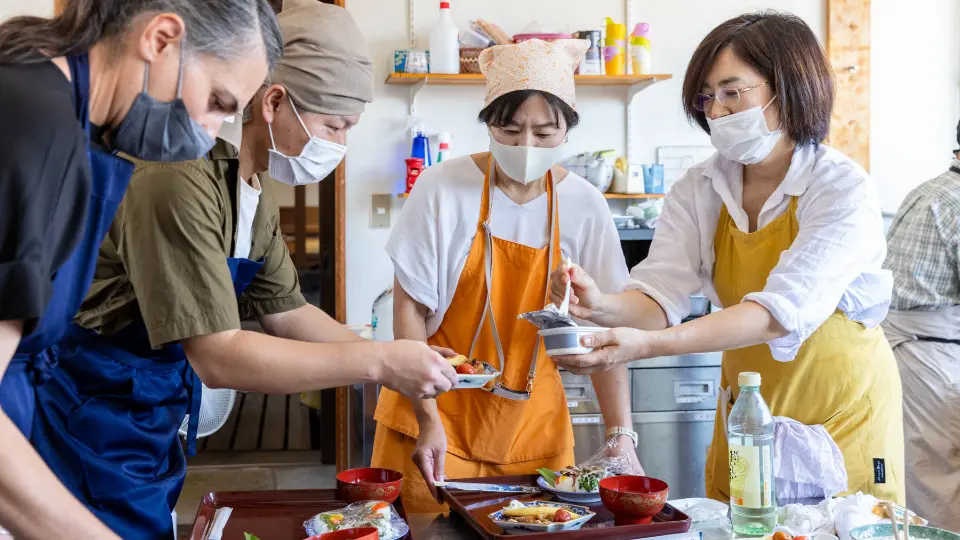 Traditional temple cooking and historic brewery town walk in Kinomoto