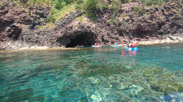 Faites l'expérience du kayak de mer à Ine à "Urashima Taro Legendary Land"