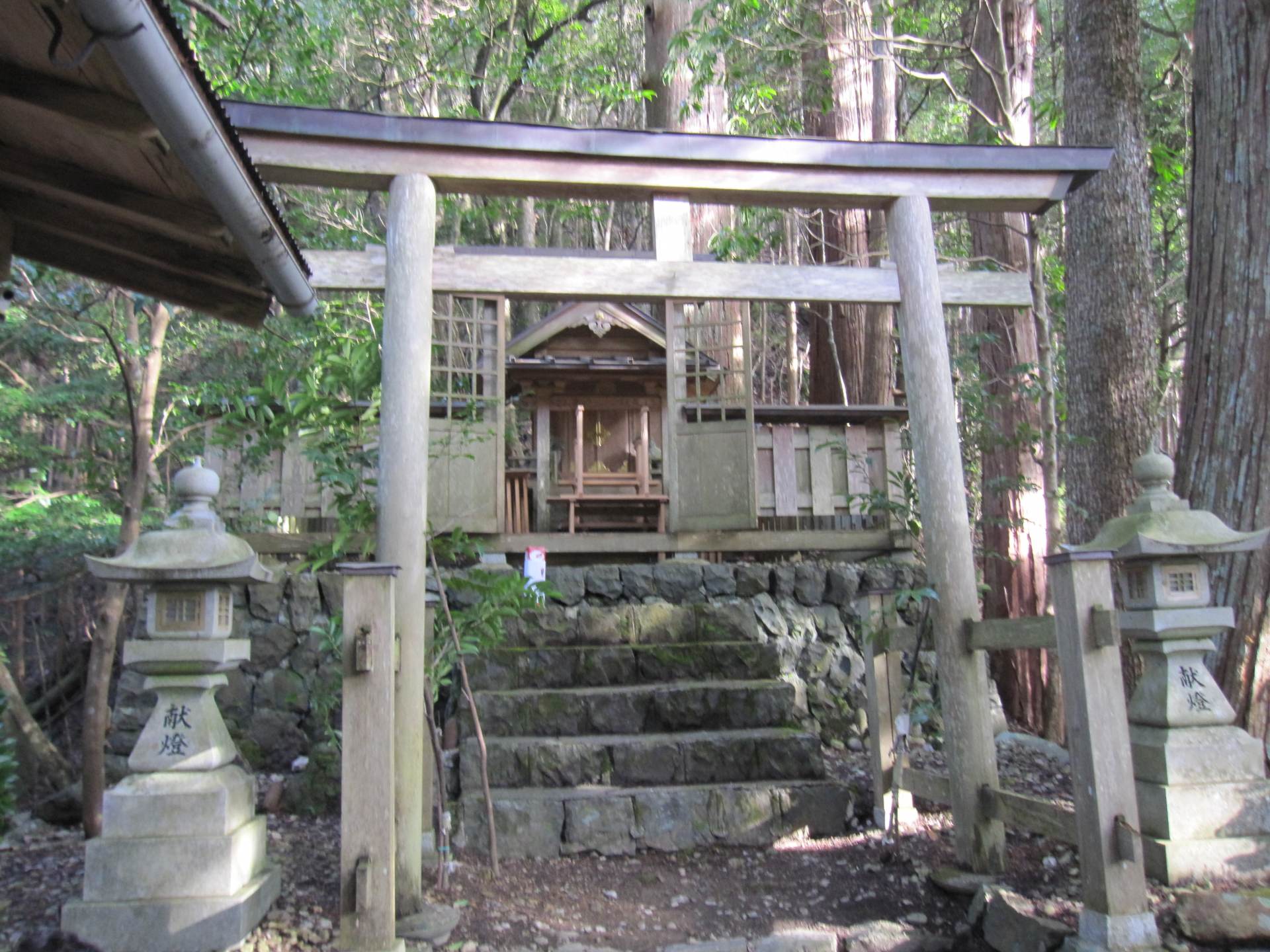 “筱原大通”供奉在天满神社。它在筱原地区流传下来，是中世纪后期和近代早期流行的“风流舞”的后裔。