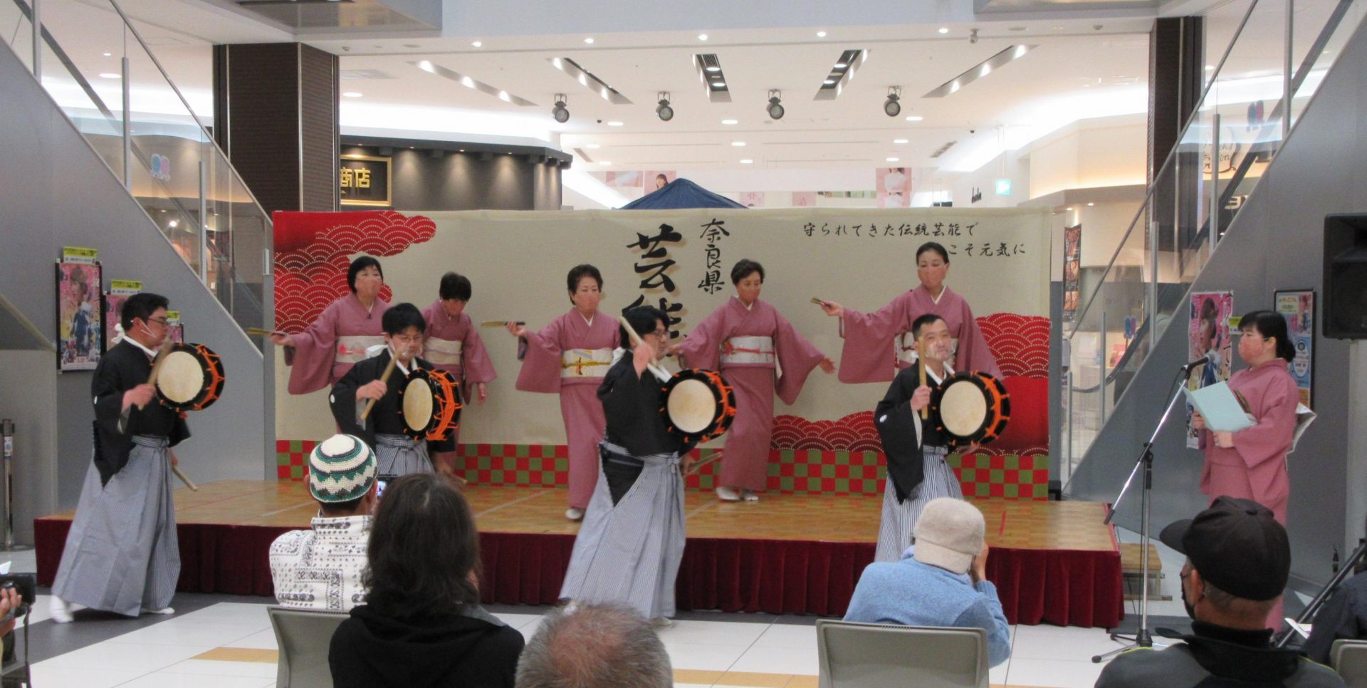 The Shinohara Dance developed as a Shinto ritual and an entertaining performing art.