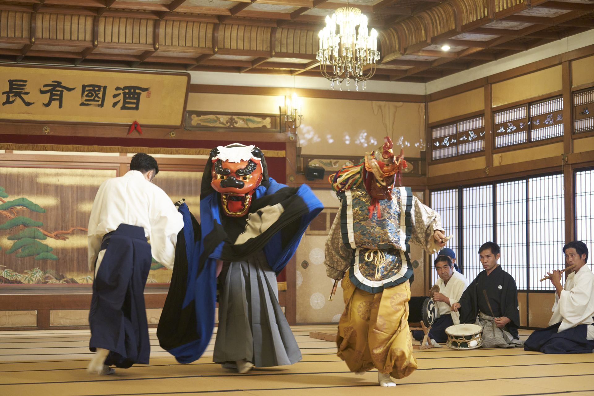 Une performance d'Ise Daikagura qui fait appel au cœur des gens, y compris leurs sentiments, leurs pensées et leurs prières.