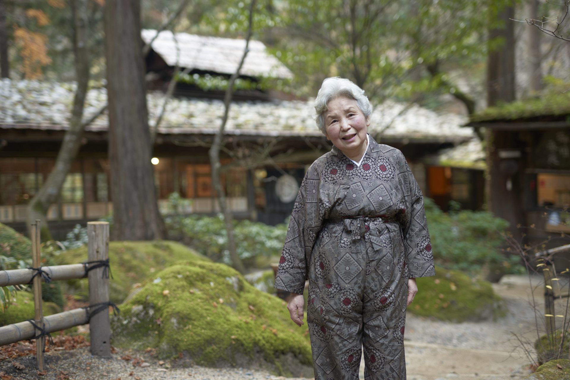 The proprietress, Setsuko Teratani, has many fans who love her personality and her stories.