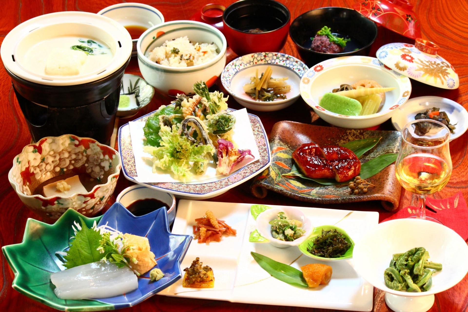 Organize your body, breath and mind with shojin ryori vegetarian food full of the blessings of Mt.Daisen.