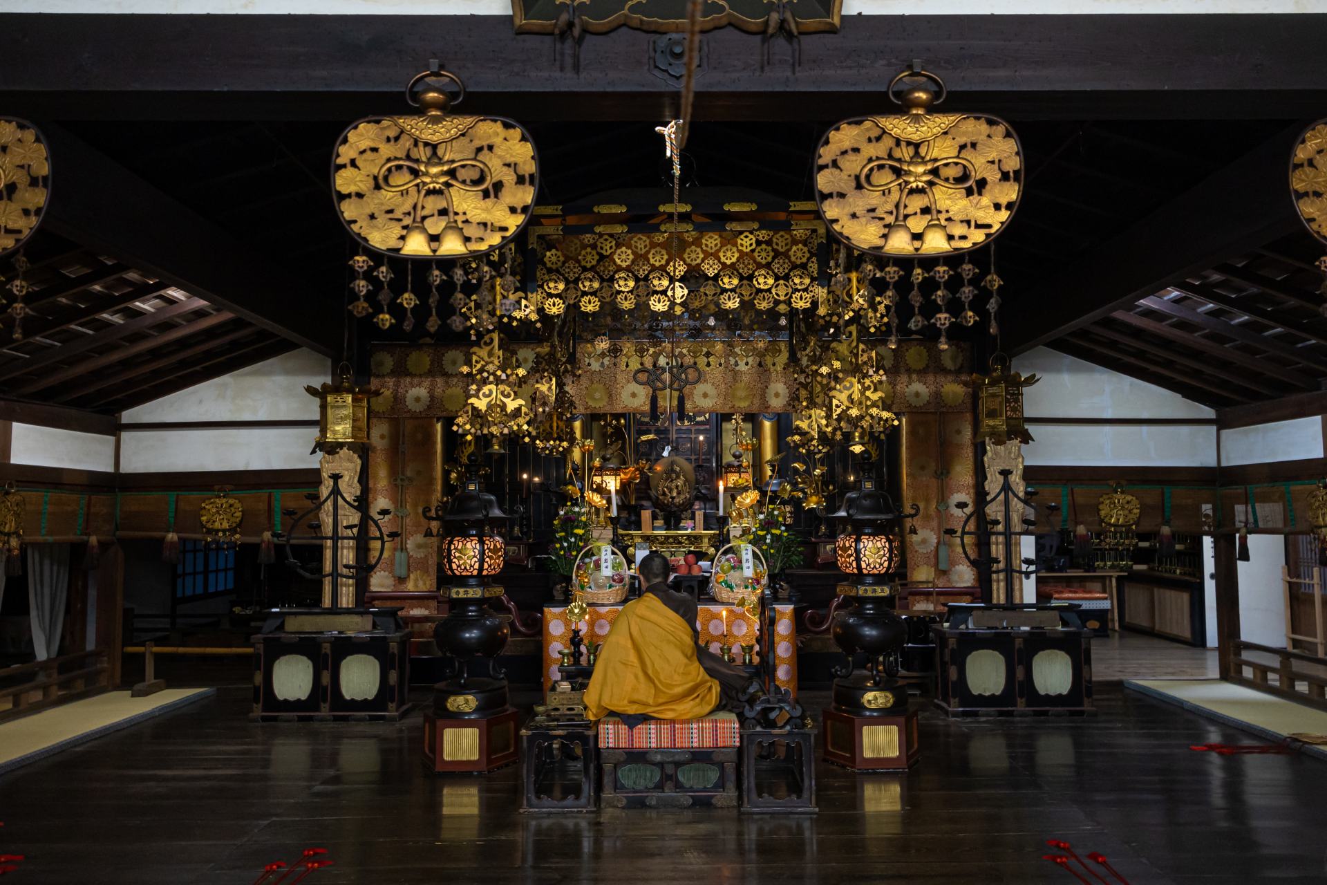 The priest begins the ritual in the stunning Kannon-do Hall.
