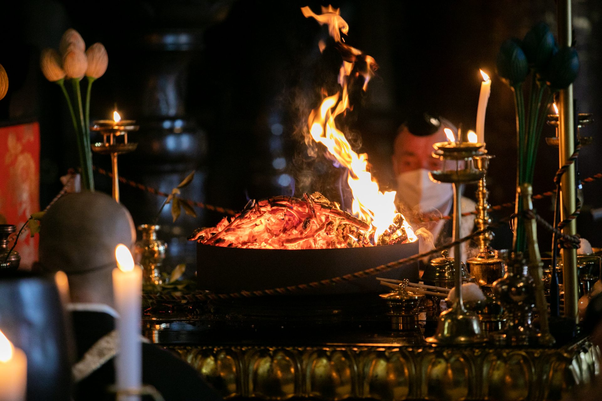 The purpose of the goma fire ritual is not simply to extinguish one's own worldly desires and sins; it is also an offering to Shinto deities and Buddha and a prayer for peace.