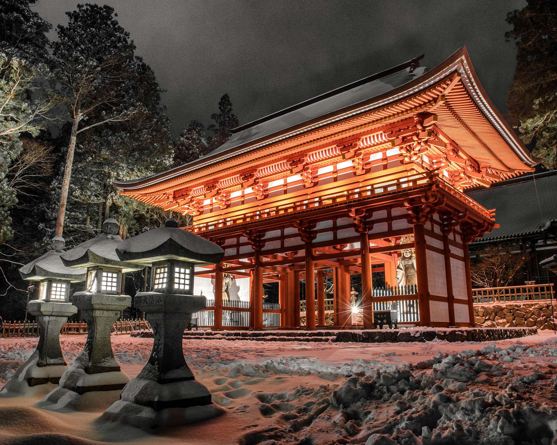 Trace the endless footsteps of time at the scenic and sacred Koyasan