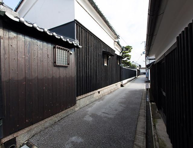 Kamikoma tea wholesaler district:Merchants here exported their tea overseas via Kobe Harbor (19th c., Kizugawa City)