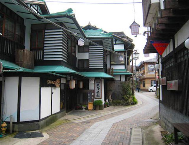 Monk’s vegetarian cooking and Mitoku tofu: Mount Mitoku’s traditional food that purifies your body