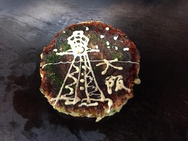 Okonomiyaki with mayonnaise depicting Osaka's specialty is very popular!