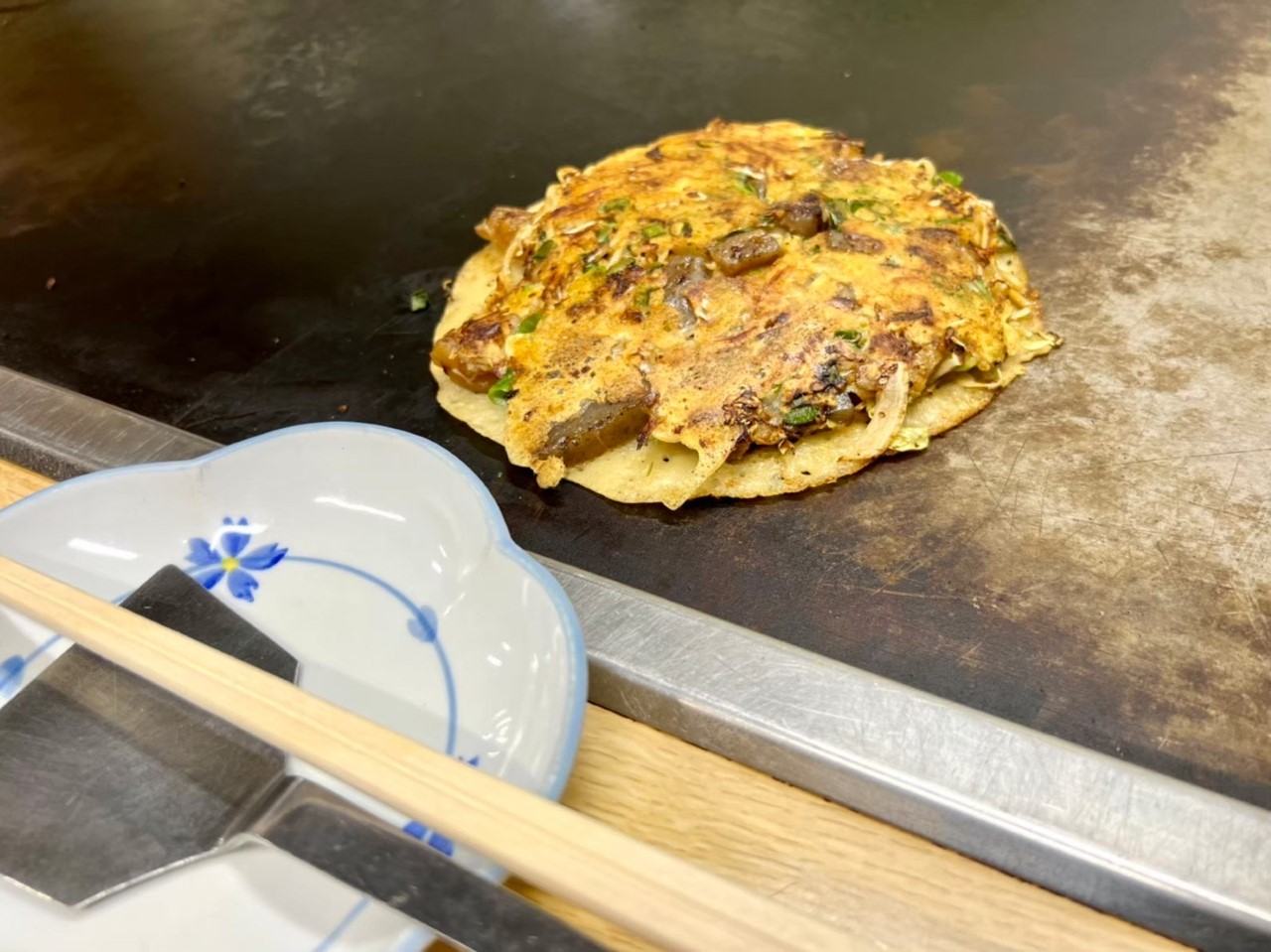 モダン焼きの発祥として知られる名店