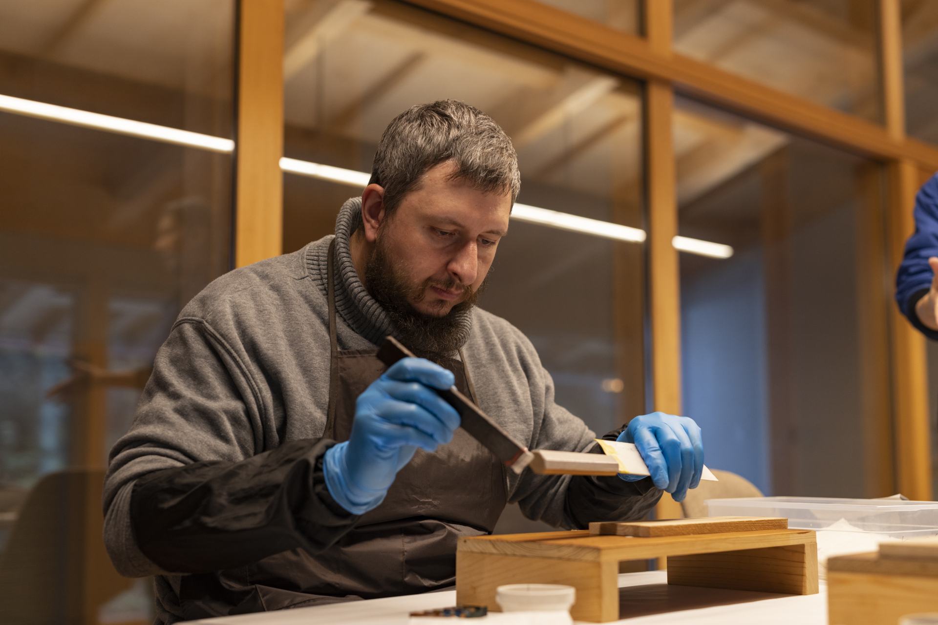 A 2-day journey to learn about regional bamboo crafts in Kyoto's Otokuni district, and traditional crafts such as Echizen hammered blades in Fukui (Kyoto - Fukui)