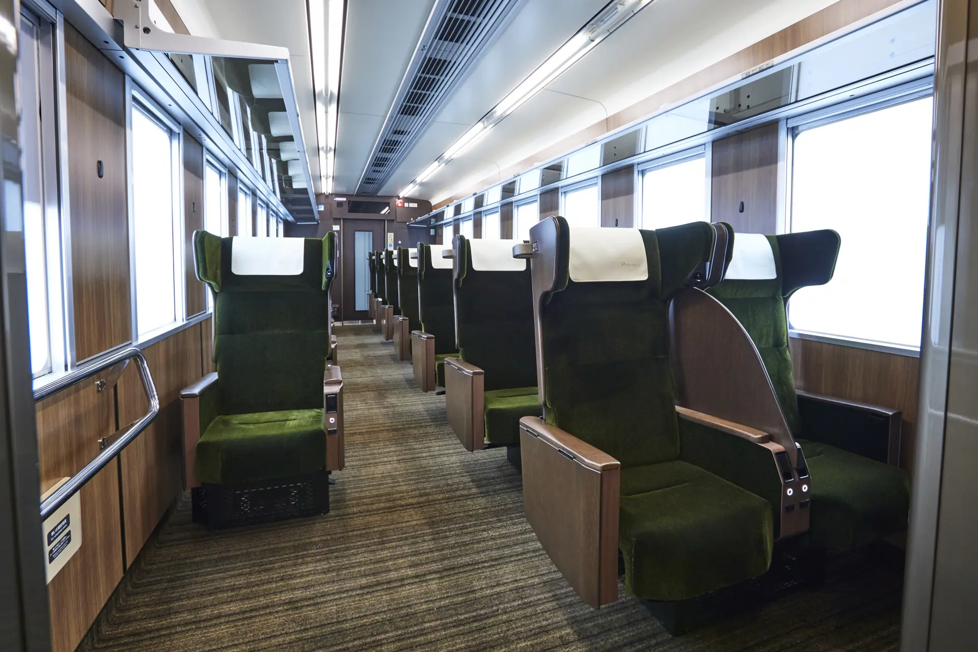 PRiVACE（プライベース）の車内