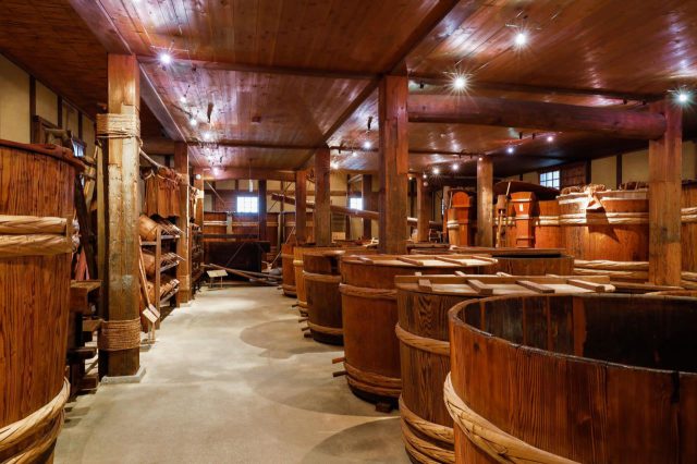創業300年を誇る貴重な日本酒づくりの道具や灘酒の伝統文化を展示 ―沢の鶴資料館―