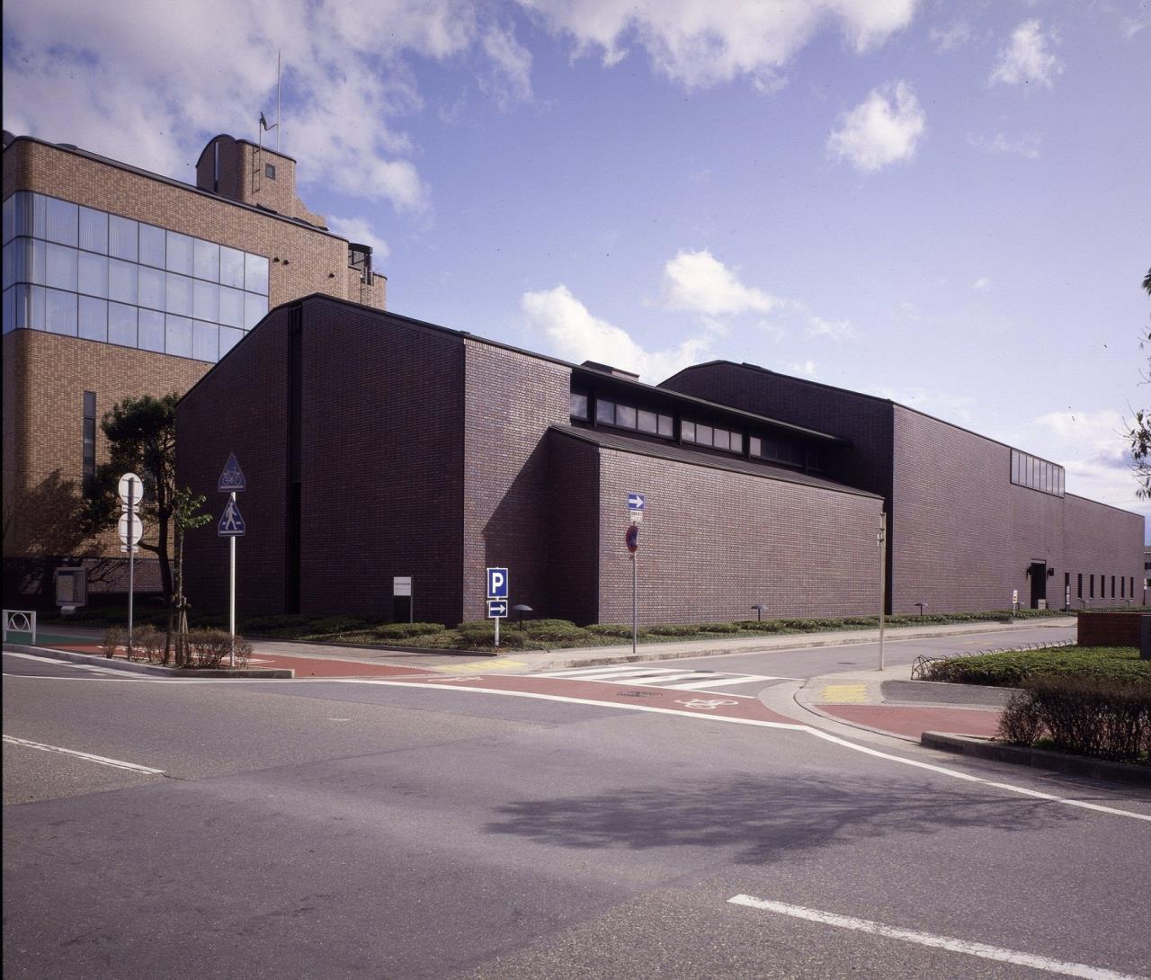 A brewing museum in a brewery built in 1869——Hakushika Sake Museum