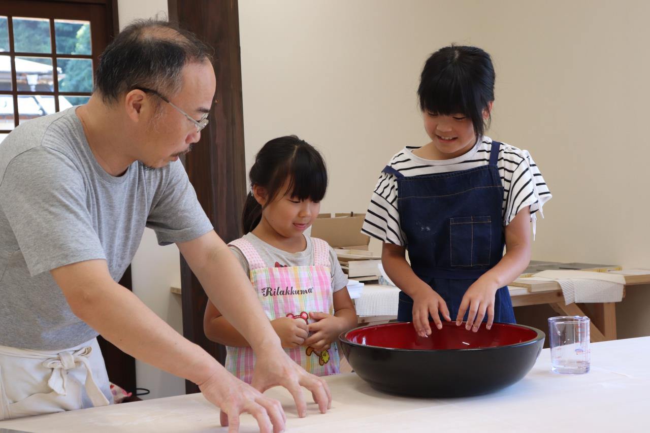 Expérience de fabrication de soba en assiette Izushi