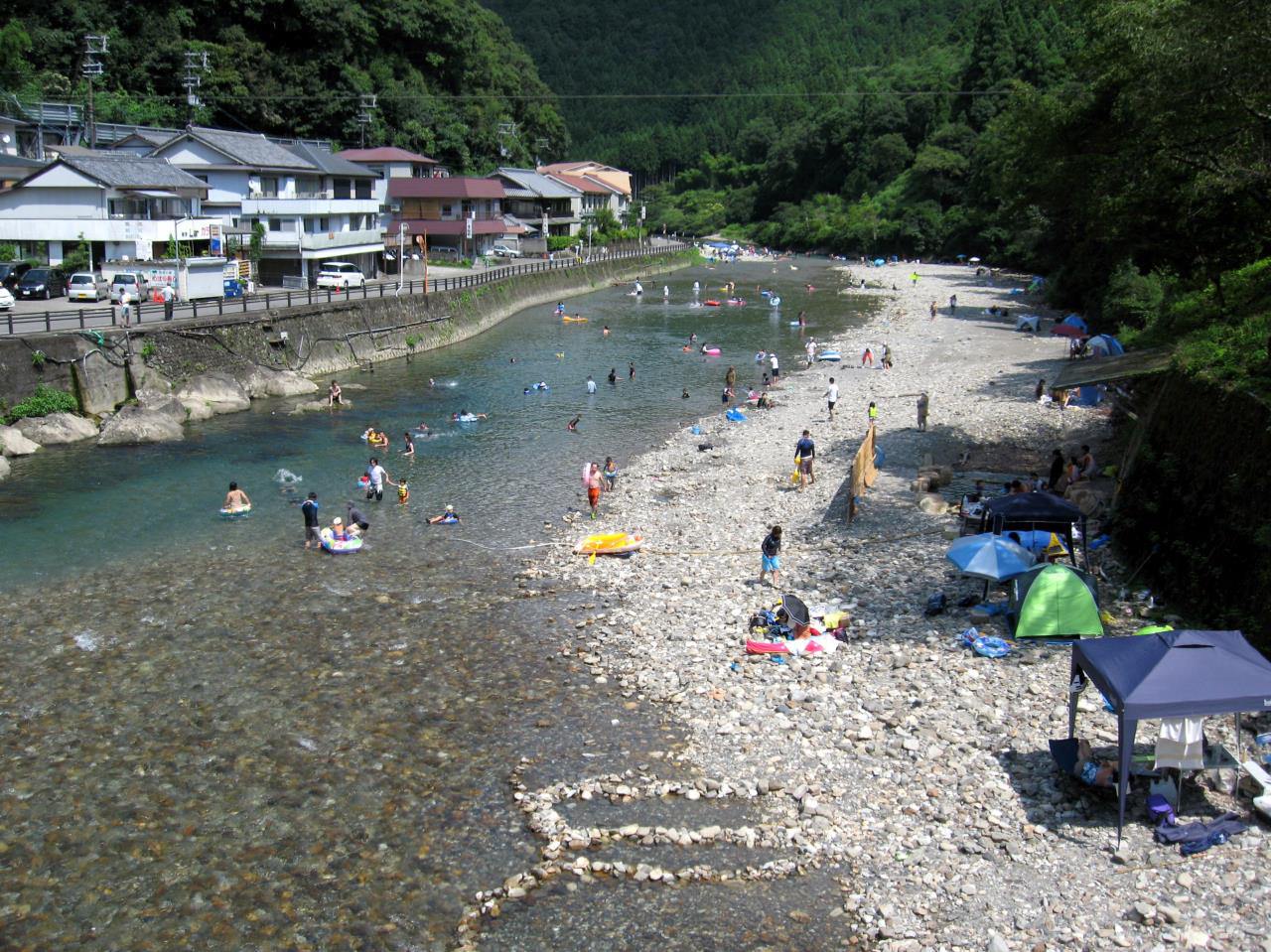 Kawayu Onsen Enjoy River Play in the Oto River with Non-Cold Water!