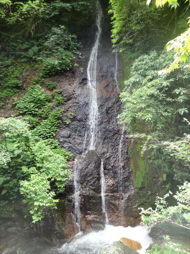 Valle de Kusube (Cataratas de Kaname, Cataratas de Sandan)