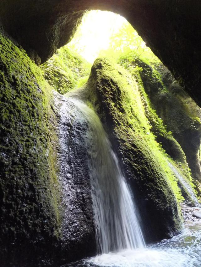 Shiwagara-no-Taki Falls