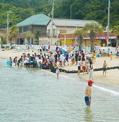 Try the seafood and the leisurely island life, or go for broke with marine sports - Ieshima Islands