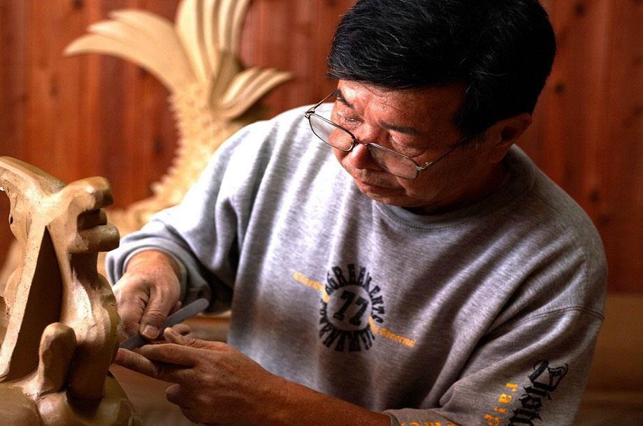 Visita a la fábrica y experiencia en la producción de tejas ahumadas japonesas tradicionales -Koyo Seigawara