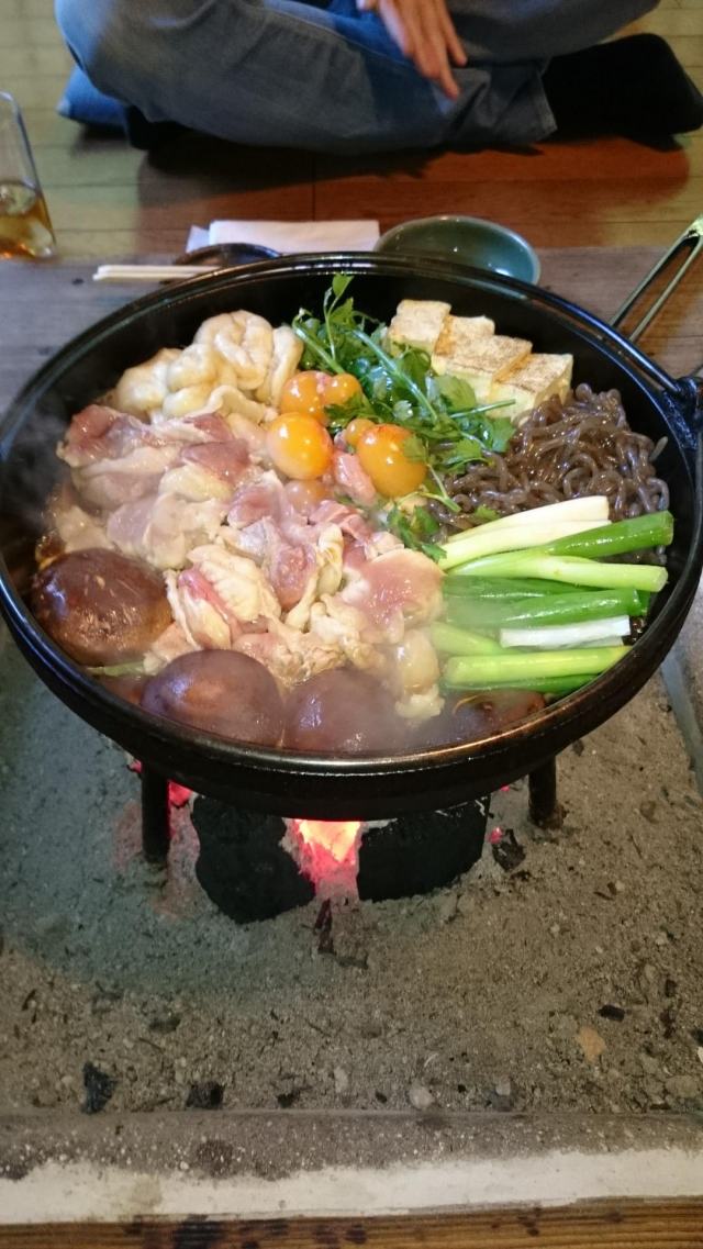 与作味鶏(よさくあじどり)のすき焼きは通年食べることができる