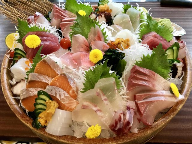 Sugata Zukuri Saisai is a big plate of various raw fish 