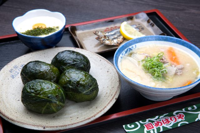 Mehari Set Meal A : Mehari-zushi, grated yam, dried sardines, and pork miso soup