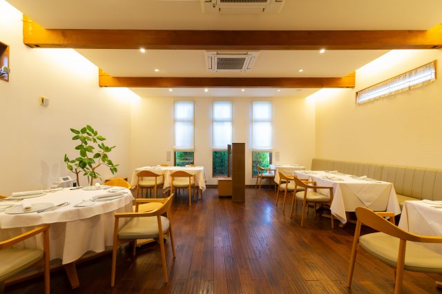 Soin means care. The restaurant provides a comfortable hospitality.
