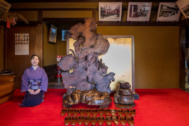 専属の仲居さんがお出迎え