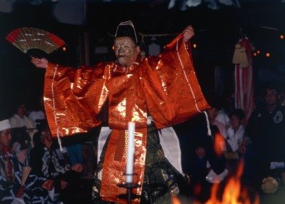 奈良豆比古（ならつひこ）神社の翁舞（おきなまい）