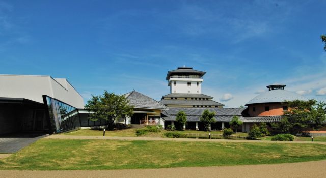 外観（新館／本館）