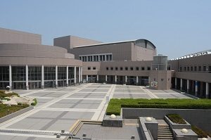 三重県総合文化センター　大ホール・中ホールの外観