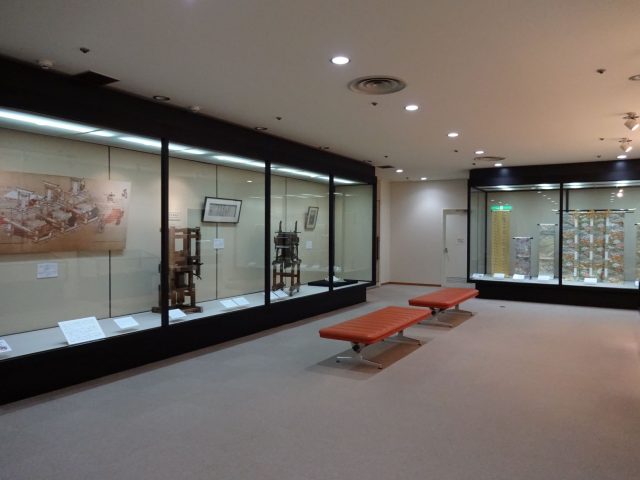 ３階西陣織史料室