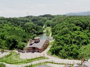 みなくち子どもの森全景と自然館