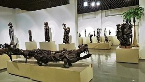 彫刻展示室