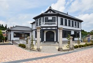 国登録有形文化財　旧明村役場庁舎