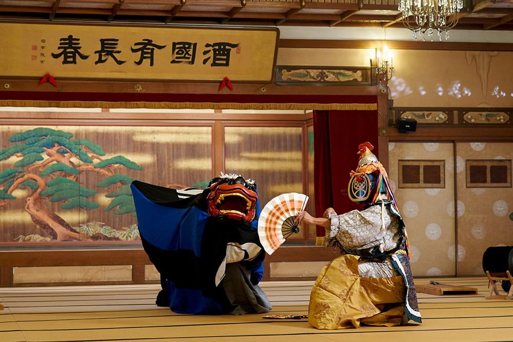 Meet the Vanishing Lion, the Traveling Ise-daikagura Dancers