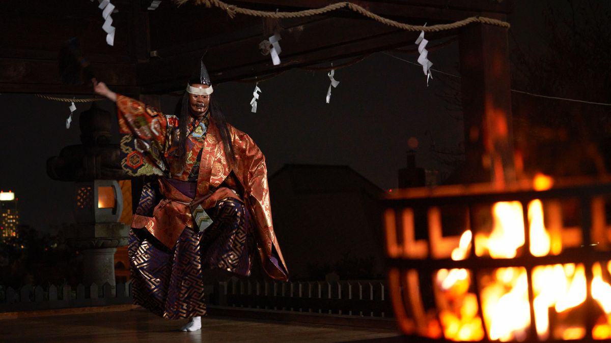 An Evening Noh Performance over Kobe’s Glittering Nightscape