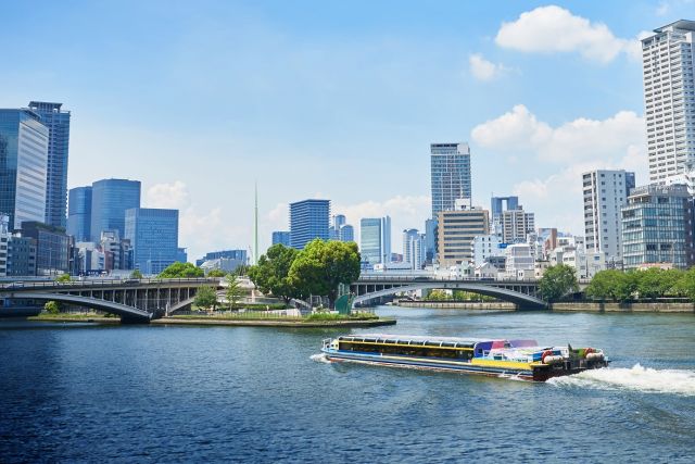 Nakanoshima in central Osaka and the Aqua Liner