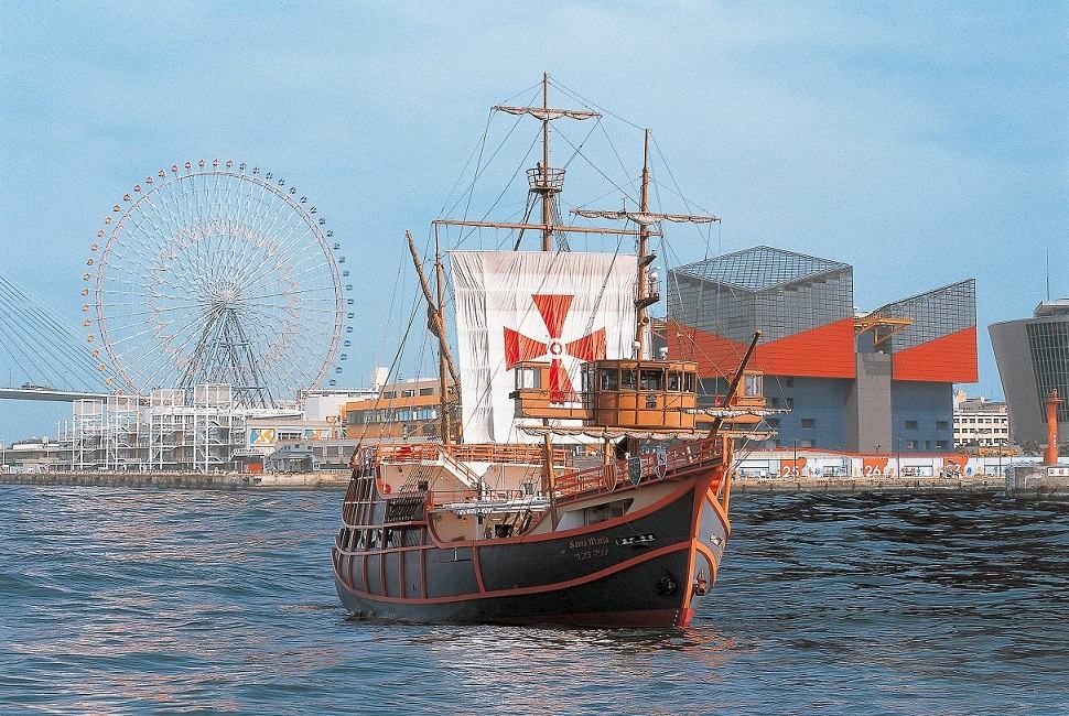 大阪港帆船型観光船「サンタマリア」