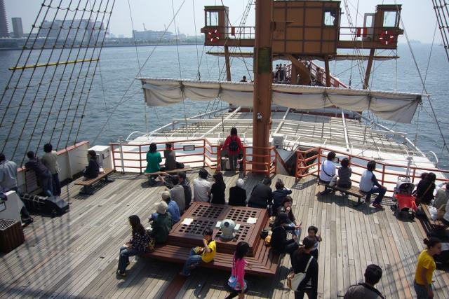 The Santa Maria being boarded