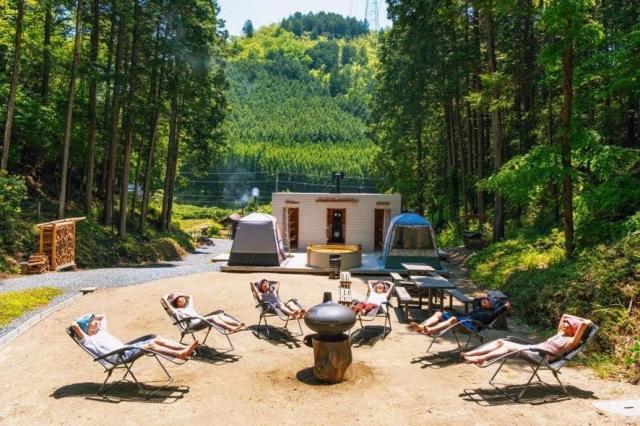 Appreciate crafting and deep relaxation in the nature of Keihoku Day tour with a woodcarving experience and an outdoor sauna