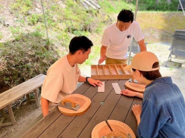 木工の手仕事体験の様子