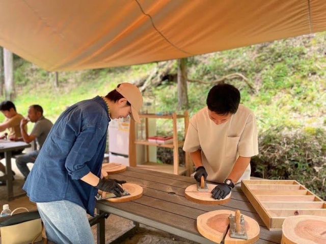 木工の手仕事体験の様子