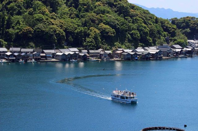 Ine Bay cruise boat